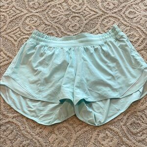 Lululemon Hotty Hot low-rise lined shorts 4”
